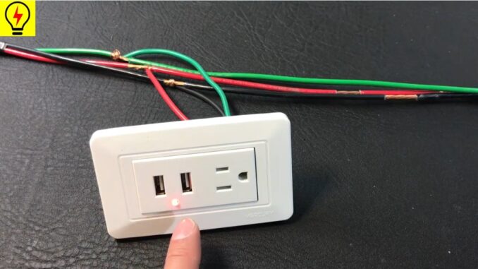Toma corriente con USB conectado